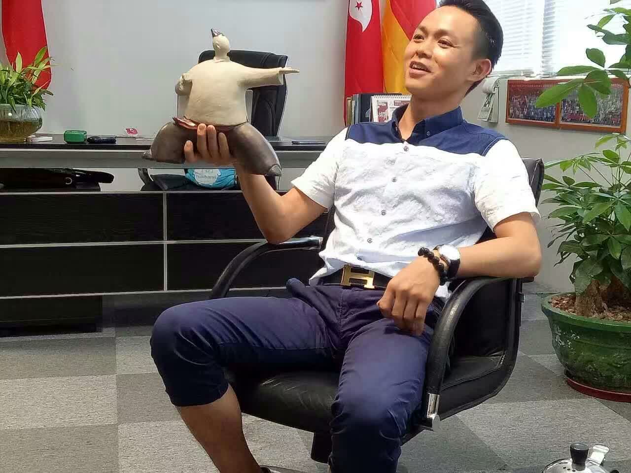 正能量科技領(lǐng)導人作現(xiàn)場介紹